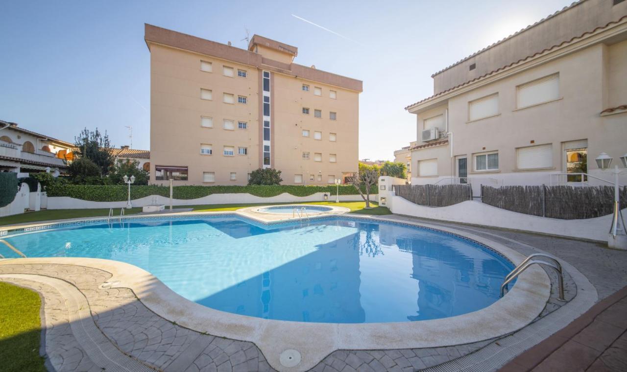 קאלאפיי R142 Manila Resort Central מראה חיצוני תמונה